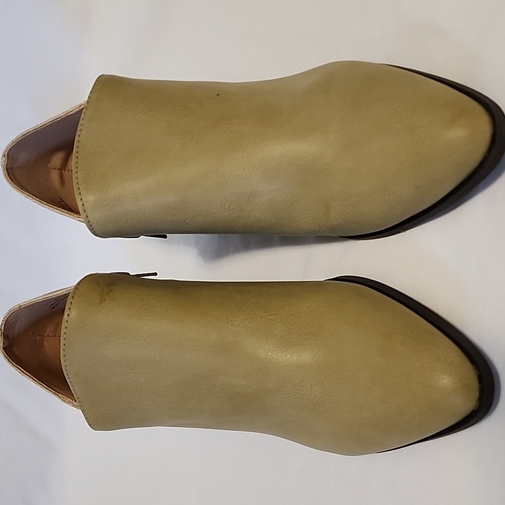 Journee Ankle Boots